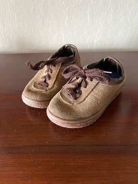 Vintage tobacco suede tennis shoes 28